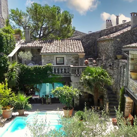 Le Castélas Aparthotel Aigueze